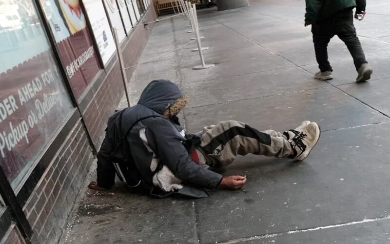 Em Nova York, pessoas em situação de rua são ameaçadas pelo inverno e pela desigualdade
