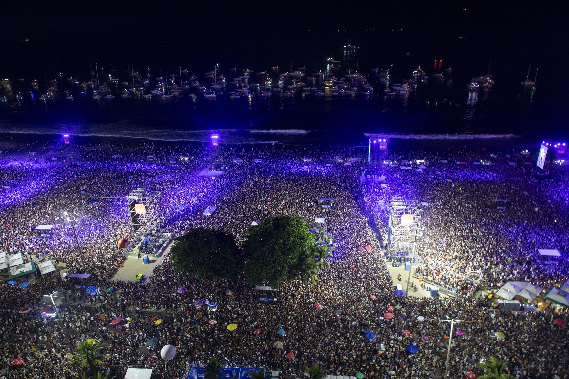 Público na Praia de Copacabana - Madonna 2024 - Alexandre Macieira - Riotur